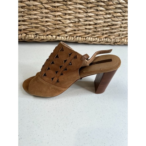 Tahari Marvel Sandals Size 23m Maple Brown Block Heel Suede Cutout Sling Back - Picture 3 of 14